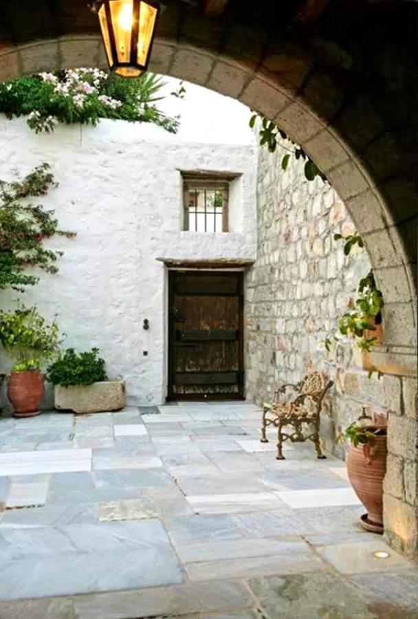 Family House With Sea View In Patmos + Terrace Ferienhaus